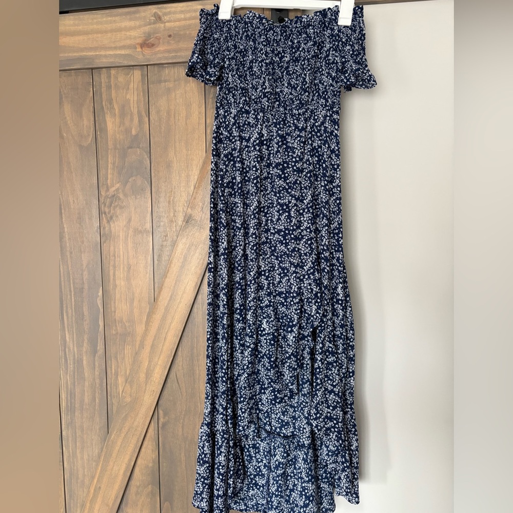 Lulus off the should navy ditsy floral dress with slit S